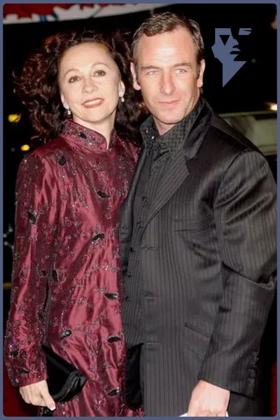 Vanya Seager With Husband Robson Green